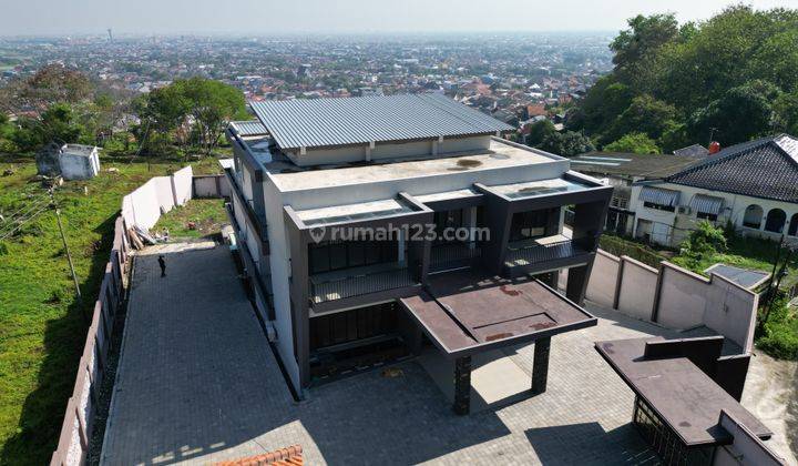 Rumah Baru Mewah View 2 Lantai Furnished Area Candisari Semarang 1