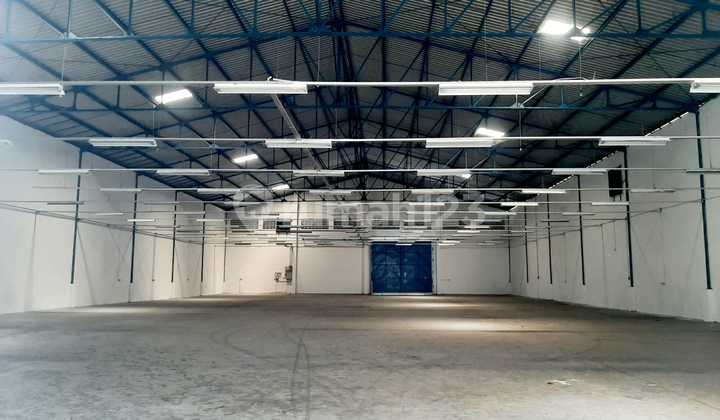 Exclusive Ready-to-Use Warehouse on Imam Bonjol Street 2