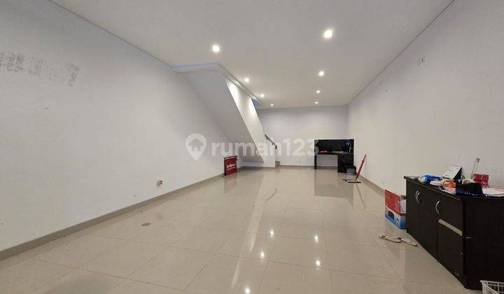 Ruko baru hadap jalan 2 lantai di Pasar Modern BSB City 2