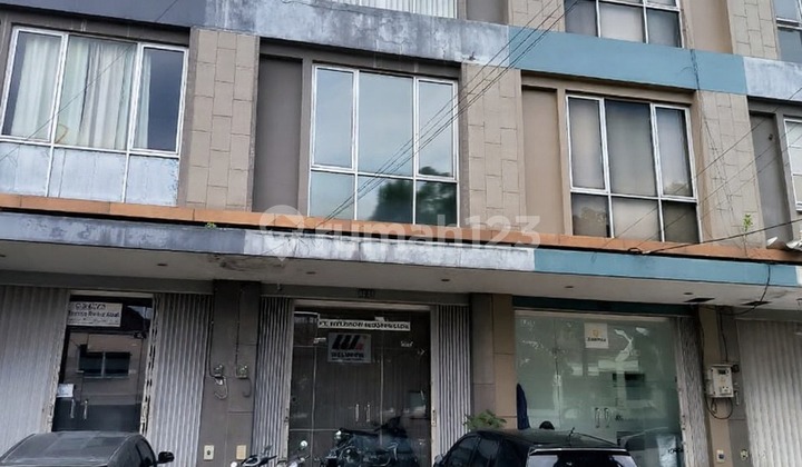 Premium Strategic Shophouse in the Bustling Puri Anjasmoro Area Premium Strategic Shophouse in the Bustling Puri Anjasmoro Area