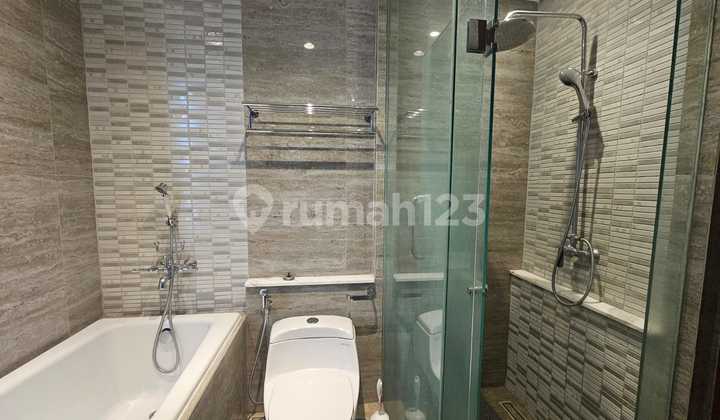Apartemen Startegis Mewah Siap Huni 3BR di Tentrem Apartemen Startegis Mewah Siap Huni 3BR di Tentrem