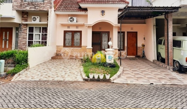 Ready-to-Use Strategic Cluster House in Graha Estetika 1