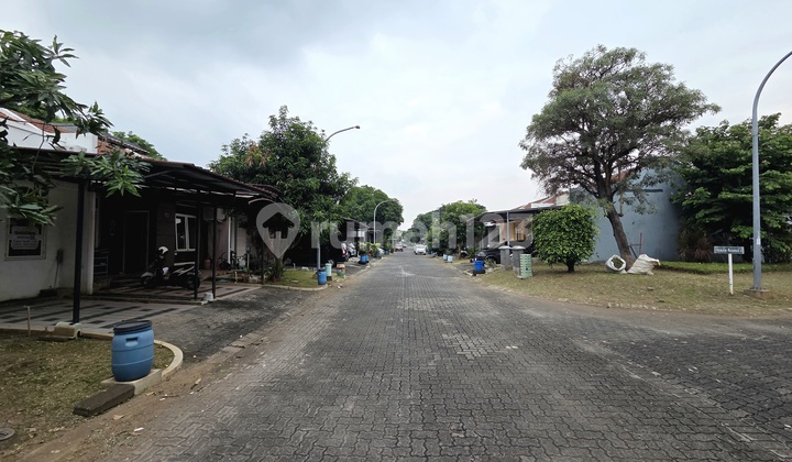 Semi-furnished cluster house in Taman Avonia, Graha Padma, Semarang 2