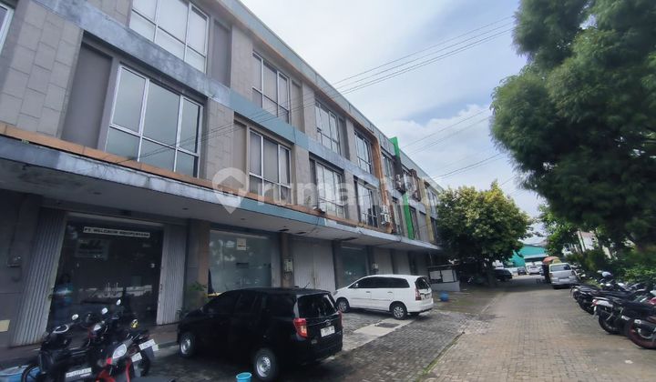 Premium Strategic Shophouse in the Bustling Puri Anjasmoro Area Premium Strategic Shophouse in the Bustling Puri Anjasmoro Area