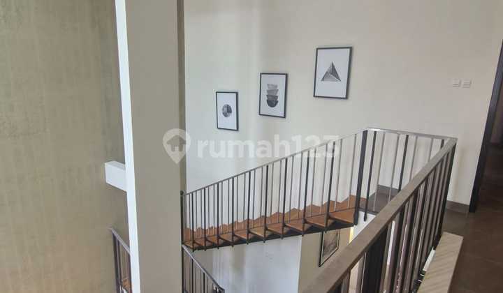 Rumah Luas Bagus dan Siap Huni di Candi Golf Cluster Rivera 2