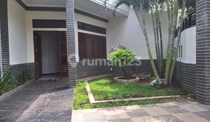 House Near Ngantong Airport, Puri Anjasmoro, West Semarang 2