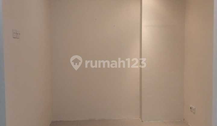 Di Jual Grand Emerald Apartemen 1 BR Semi Furnished 2