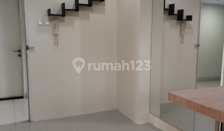 Disewakan Grand Emerald Apartemen 1Brbaru Selesai Cat 2