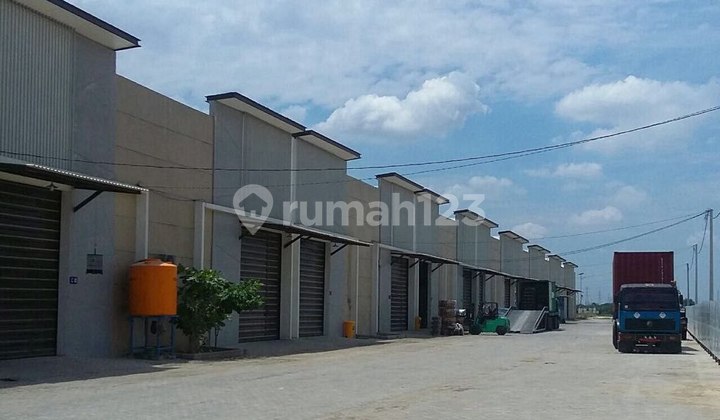 Sewa gudang 200 meter dari pintu tol cerme gresik 2