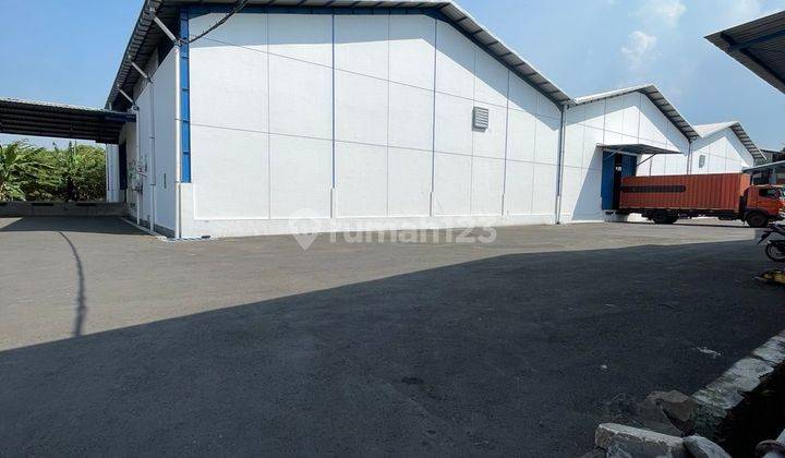 Sewa Gudang Loading Dock, Bisa Kostum 2