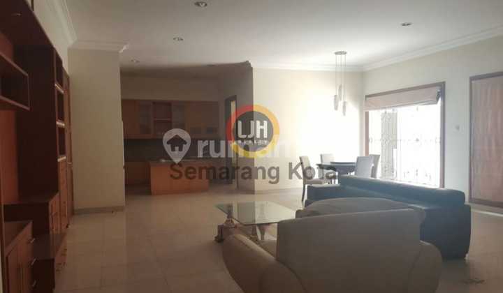 Rumah Mewah di Jalan Slamet 2