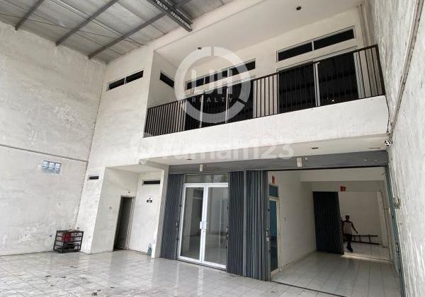 Nice shop house on Gatot Subroto Street. 1