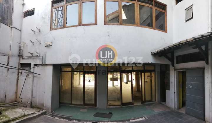 Bangunan Usaha di Ahmad Dahlan 2