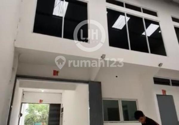 Nice shop house on Gatot Subroto Street. 2