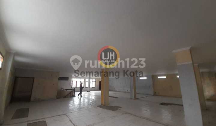 Bangunan Usaha di Ahmad Dahlan Bangunan Usaha di Ahmad Dahlan