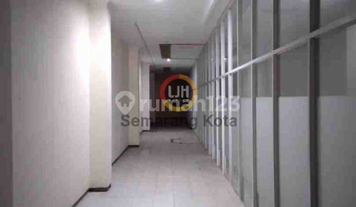 Bangunan ruko di jalan Pandanaran 2