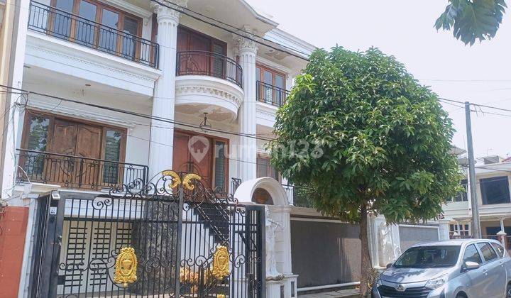 Rumah Mewah di Gading Kirana 3 Lantai SHM Bagus Barat 2