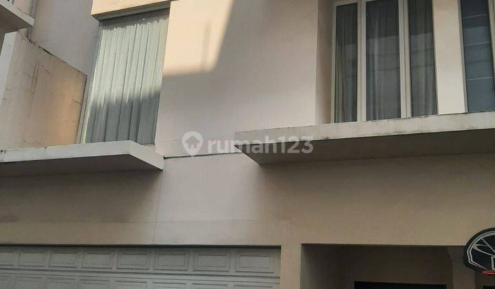 Rumah di Simprug Galerry Residence 3 Lantai Bagus dan Sangat Murah 1