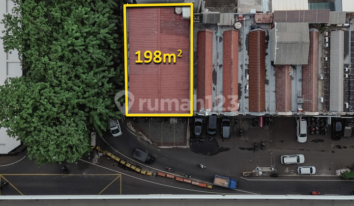 Ruko Strategis di Jl. Boulevard Timur Raya, Kelapa Gading, Luas 198m2