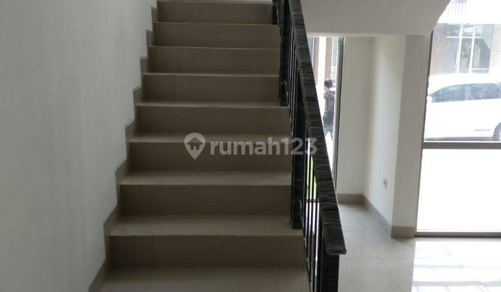 Dijual rumah hook pik2 unit bagus dan terawat bersih  2