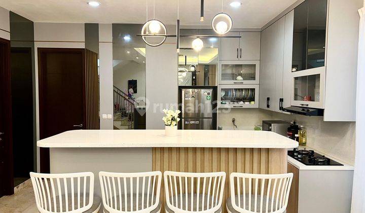 Dijual rumah mewah pik sudah furnish siap huni 1