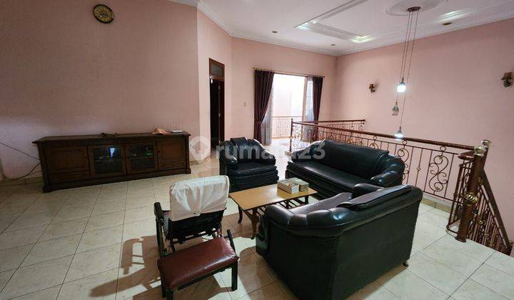 Dijual rumah Taman Surya Boulevard semi furnish 1