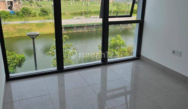 Disewakan rumah pik2 view danau bagus siap huni 2