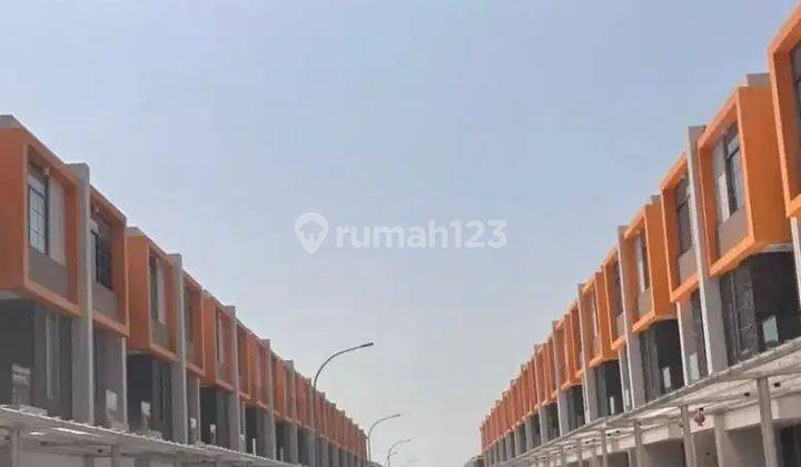 Dijual sangat cepat rumah pik2 type 3 lantai siap huni termurah 1