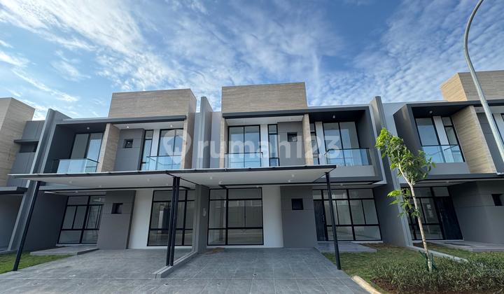 Rumah Modern Clasic Pasir Putih Pik2 Brand New Siap Huni 