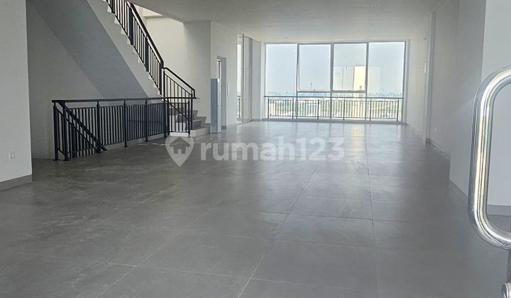 Cheapest Warehouse Rental in Marina Bay Manhattan Pik2 with Elevator