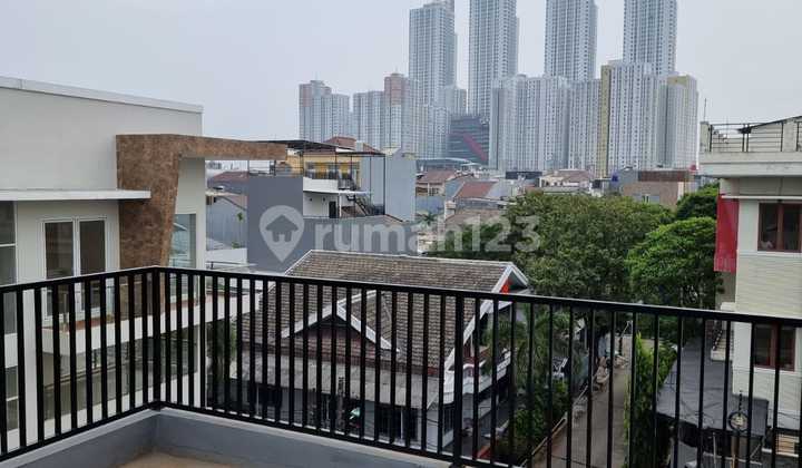 Rumah Modern Clasic Muara Karang Lokasi Cakep  2