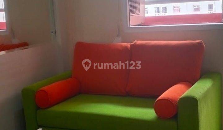 Lantai 5 Sewa Bulanan, Rapih Baru diCat, 2BR Furnished Green Pramuka 2