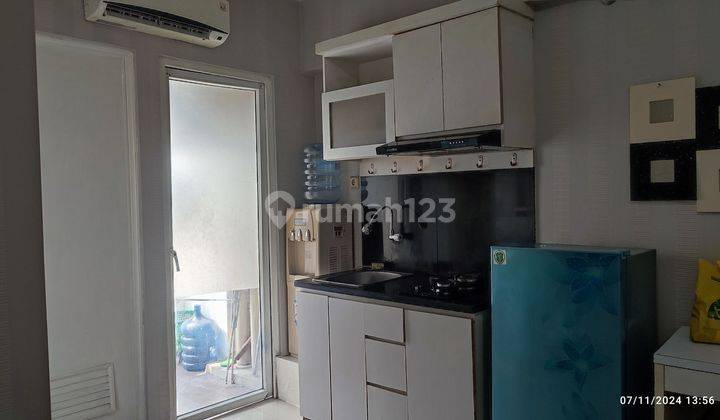 2 Kamar Tidur Sudah Renovasi Furnished Green Pramuka Apartemen 2