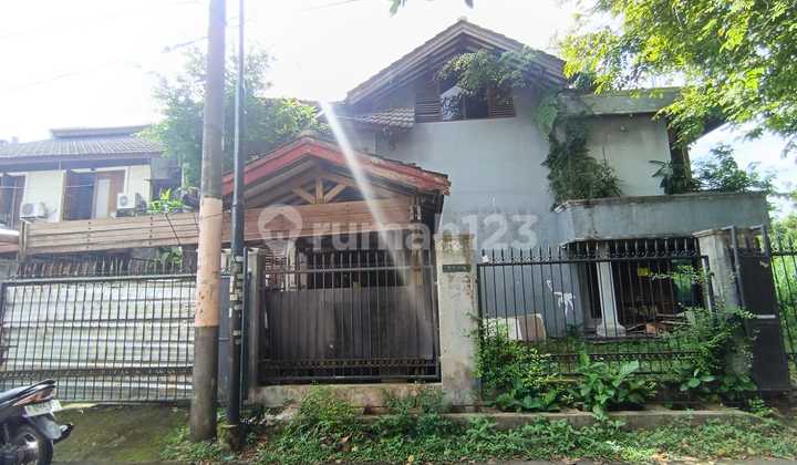 Rumah Tua di Komp Bumi Pesanggrahan Mas Petukangan Jakarta Selatan