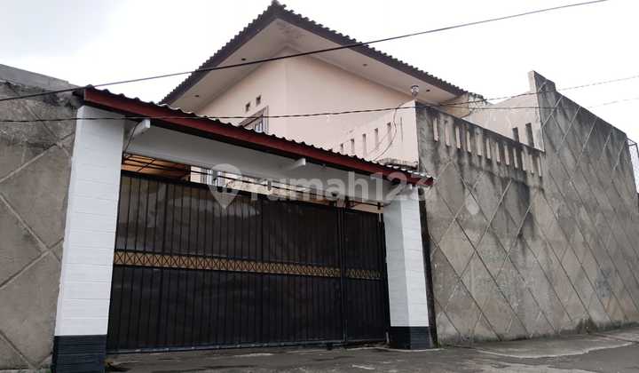 Old House in the Deplu Complex Kav, Lestari Deplu Street, Tangerang City