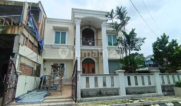 Rumah 2 Lantai Hoek Ada Swimpool di Villa Bintaro Regency Pondok Aren Tangerang Selatan