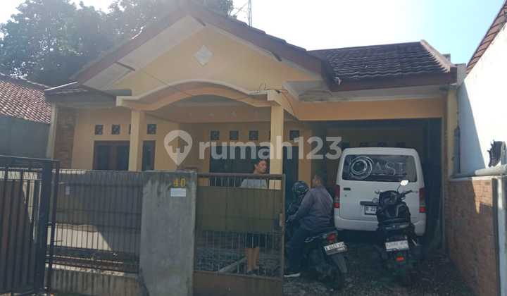 Rumah Tua di Komp Dpr Ri 3 Meruya Selatan Kembangan Jakarta Barat