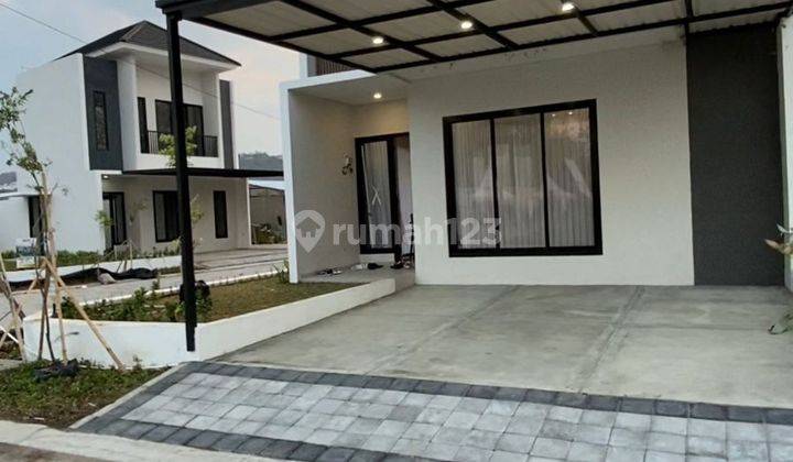 Rumah Mewah Dua Lantai Pandanaran Avenue Tembalang Semarang 2