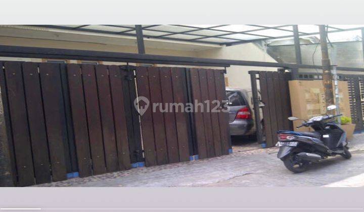  Rumah 3 Lantai Semi Furnished Bagus SHM - Sertifikat Hak Milik di Grogol , Grogol