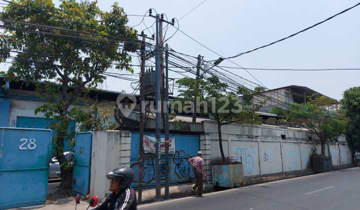 Pinggir Jalan, Tegal Alur Kalideres