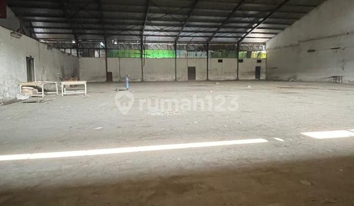 For Rent Central Warehouse Suitable for Padel Construction 9-11m