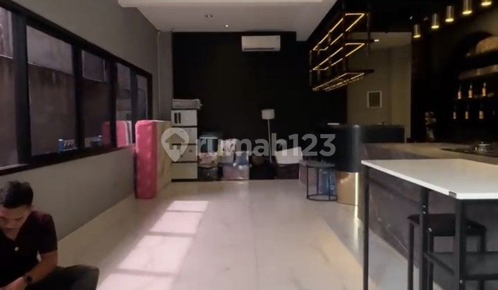 Jual Rumah 2lt Kondisi 70% Cocok Utk Rmh Tinggal Villa Dll 2