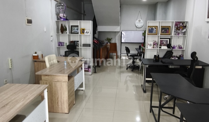 Disewakan Rukosquare ,,Semi Furnished