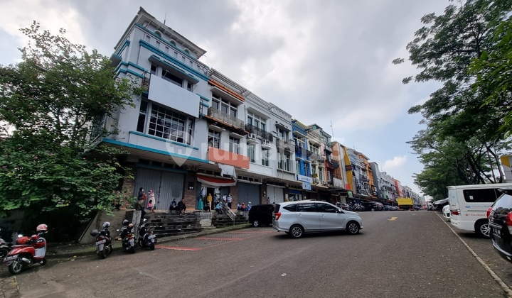 For Rent Jarang Ada Ruko Tol Boulevard Bsd Hoek 3 Lantai .yl