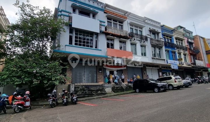 For Rent Jarang Ada Ruko Tol Boulevard Bsd Hoek 3 Lantai .yl