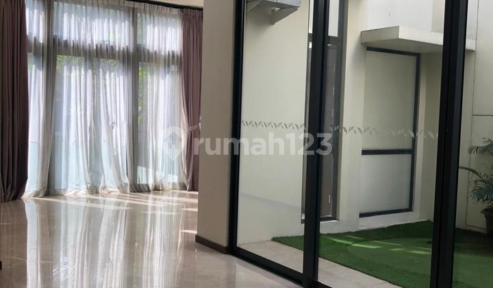 Luxury House in Nava Park BSD, Cluster Lance Wood, Good Condition.