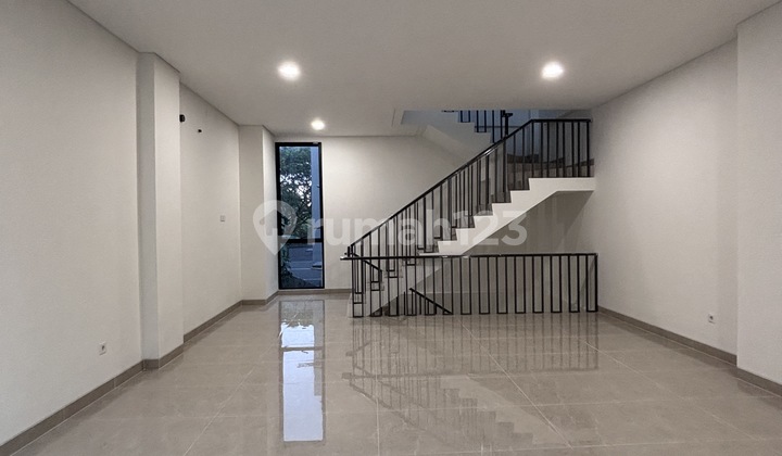 Disewakan Ruko Baru Serah Terima Cascade @Bsd Lokasi Strategis