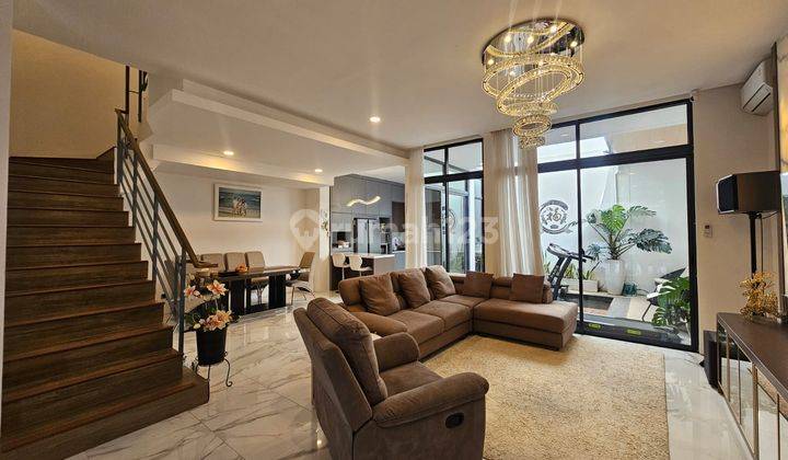 DIJUAL MURAH BANGET RUMAH MEWAH DI BRAVA HIMALAYA LIPPO KARAWACI 1