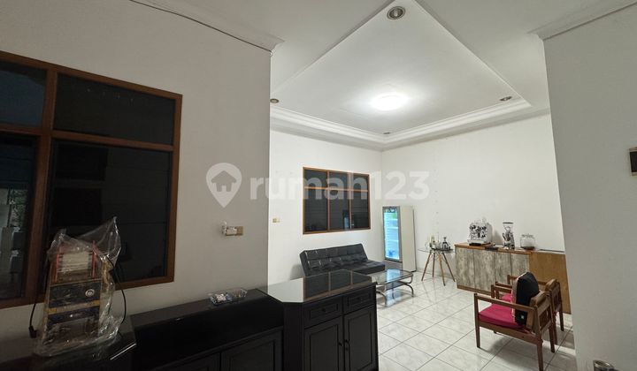 Rumah Dwiwarna Sawah Besar 2