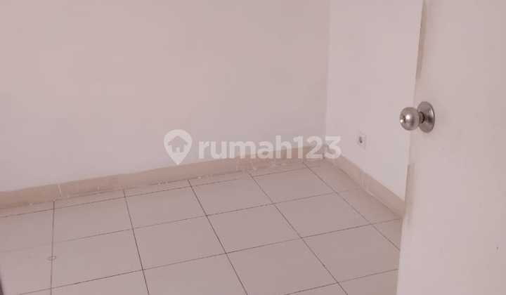 FOR RENT 2 BR Apartment Unfurnished 2